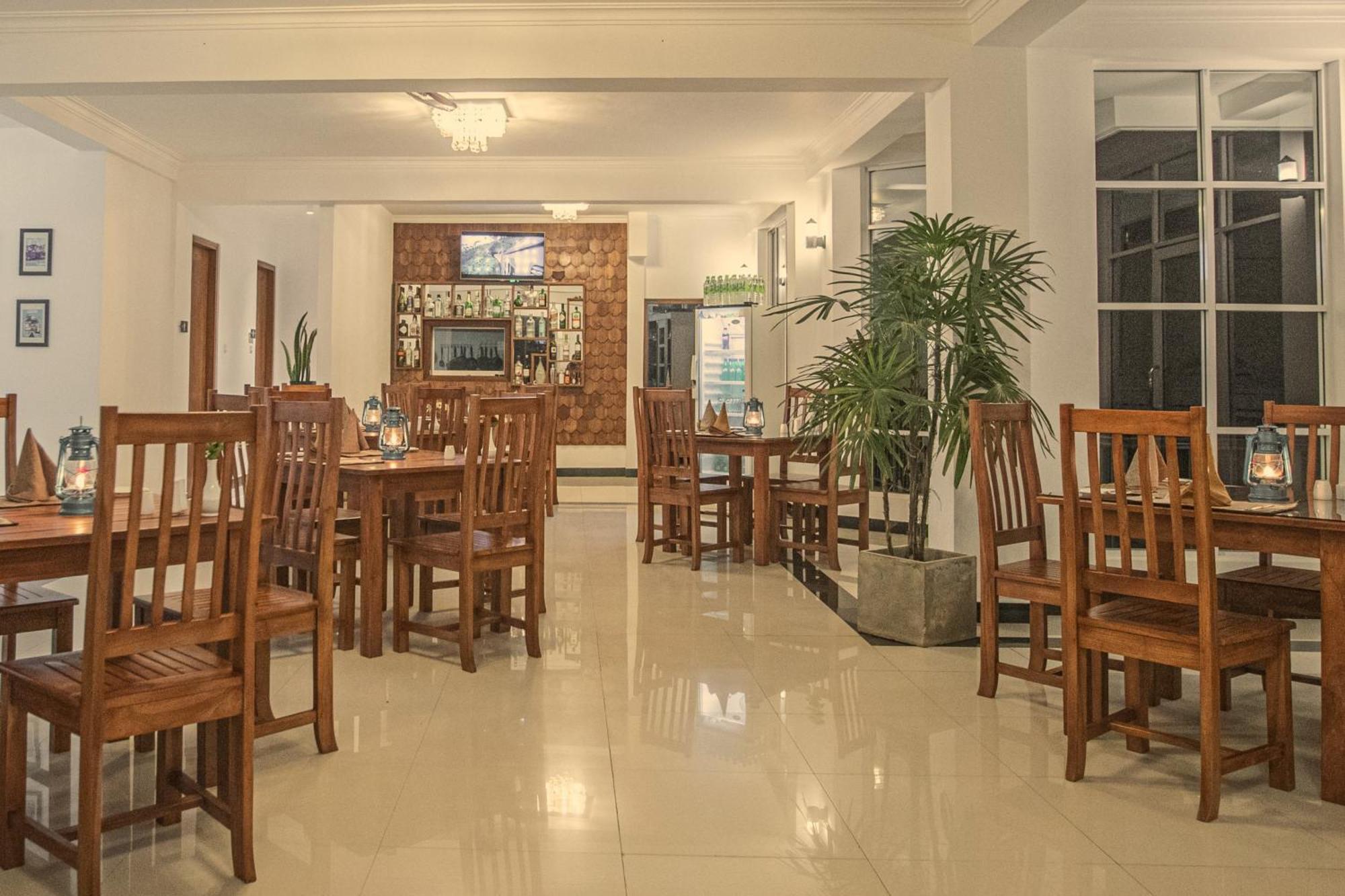 Hotel Onrock Елла Екстер'єр фото